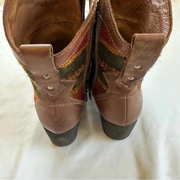 BORN MOE3 Western Boots - Picture 5 of 9